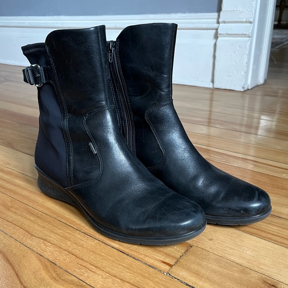 Ecco Black Boots